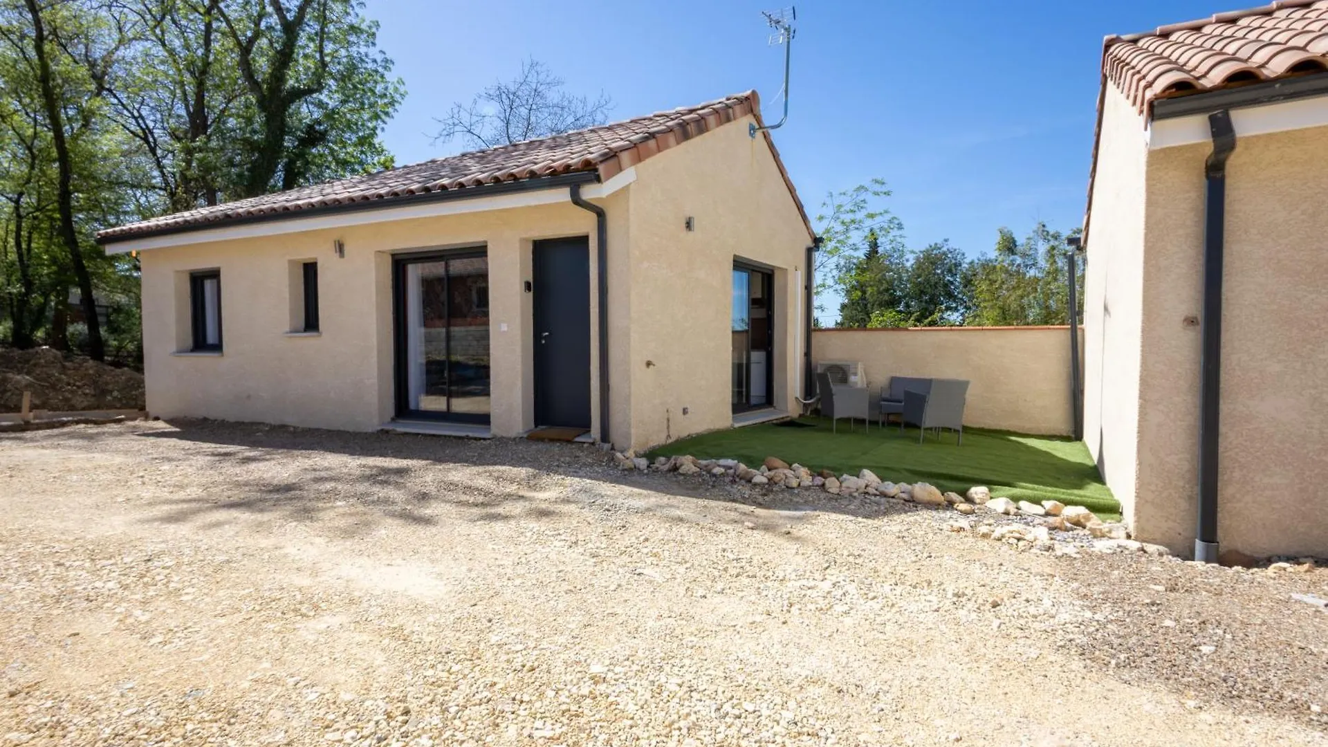 Le Sequoia - Maison Individuelle, Terrasse, Parking Prive Saix  Saix (Tarn)